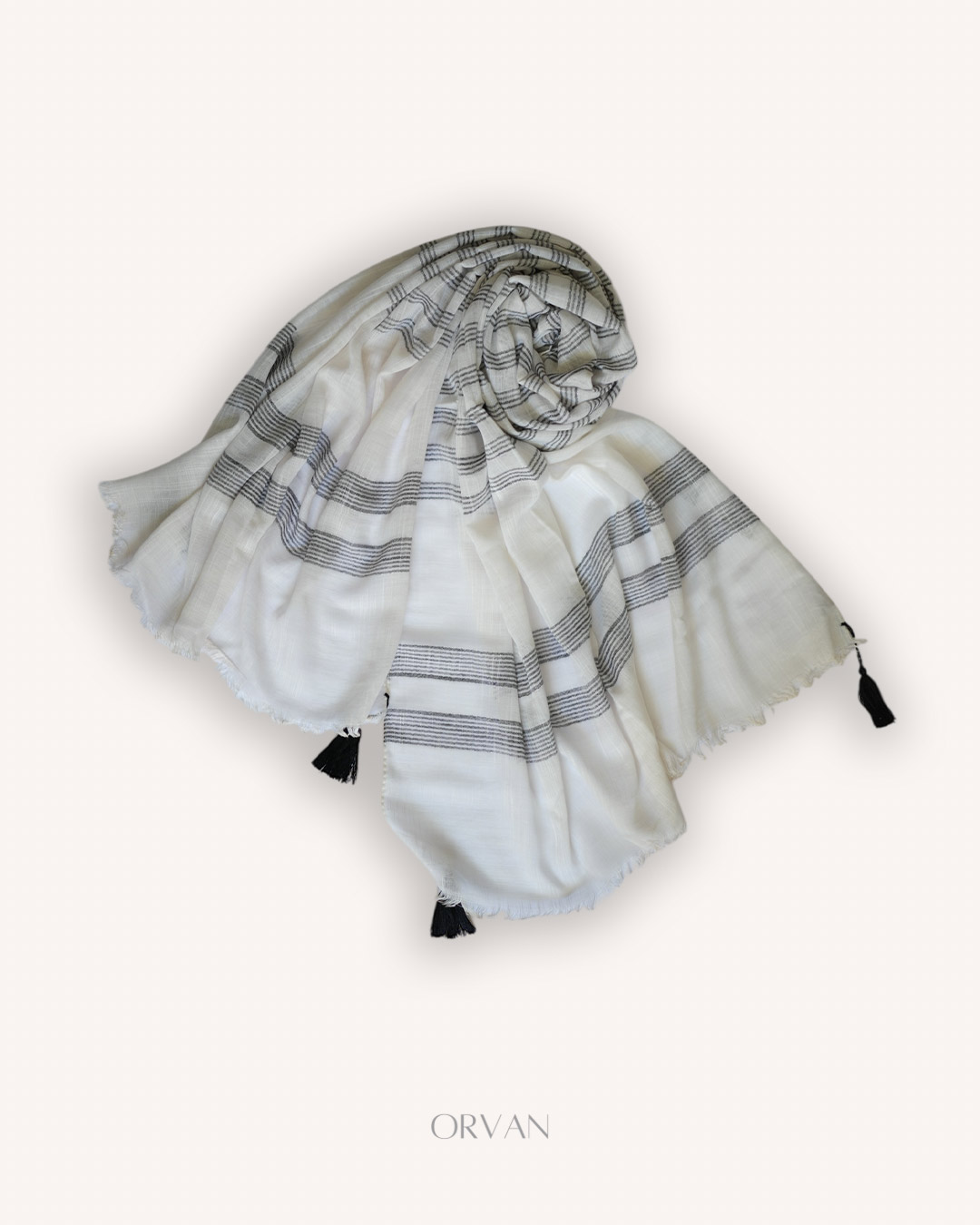 شال زنانه نخی سفید با خطوط مشکی | طرح ساده و کلاسیک